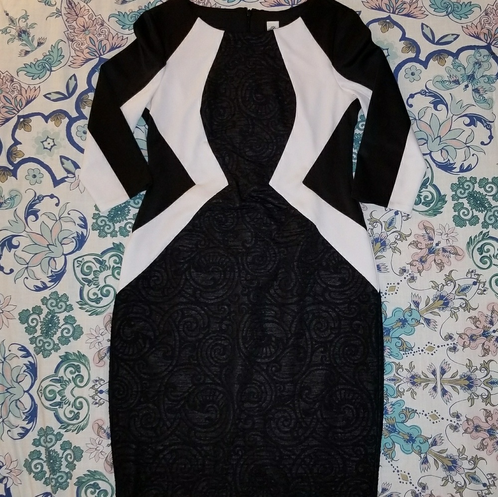 EUC Sangria Geometric Color Block Textured Dress